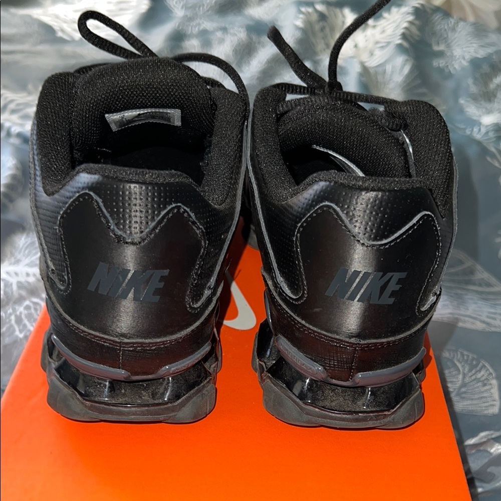 Nike Men's Black Athletic Shoes , worn a few times, perfect condition - Picture 6 of 9